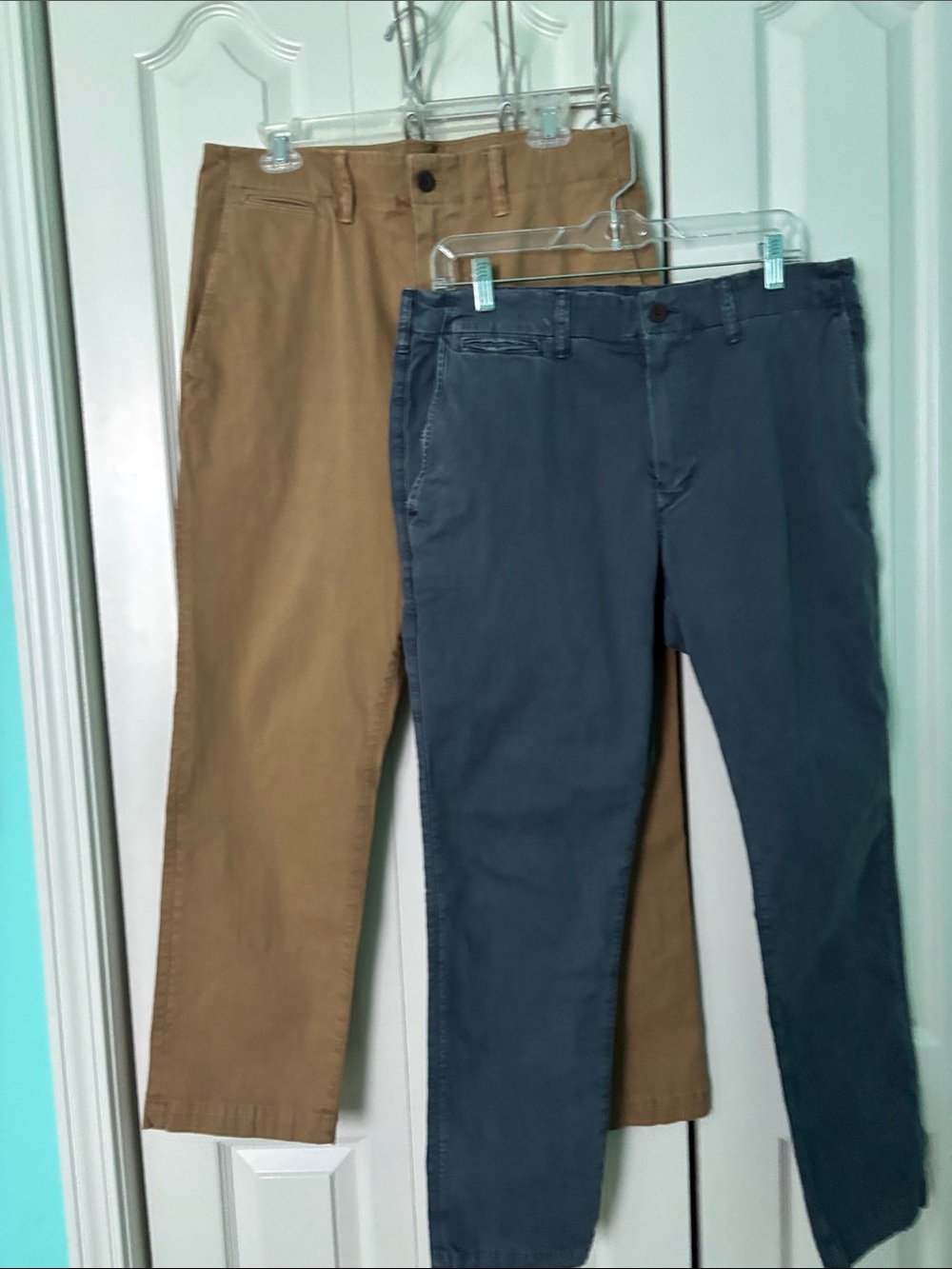 Men's Classic American Eagle Straight Chinos in Navy and Brown 34x30